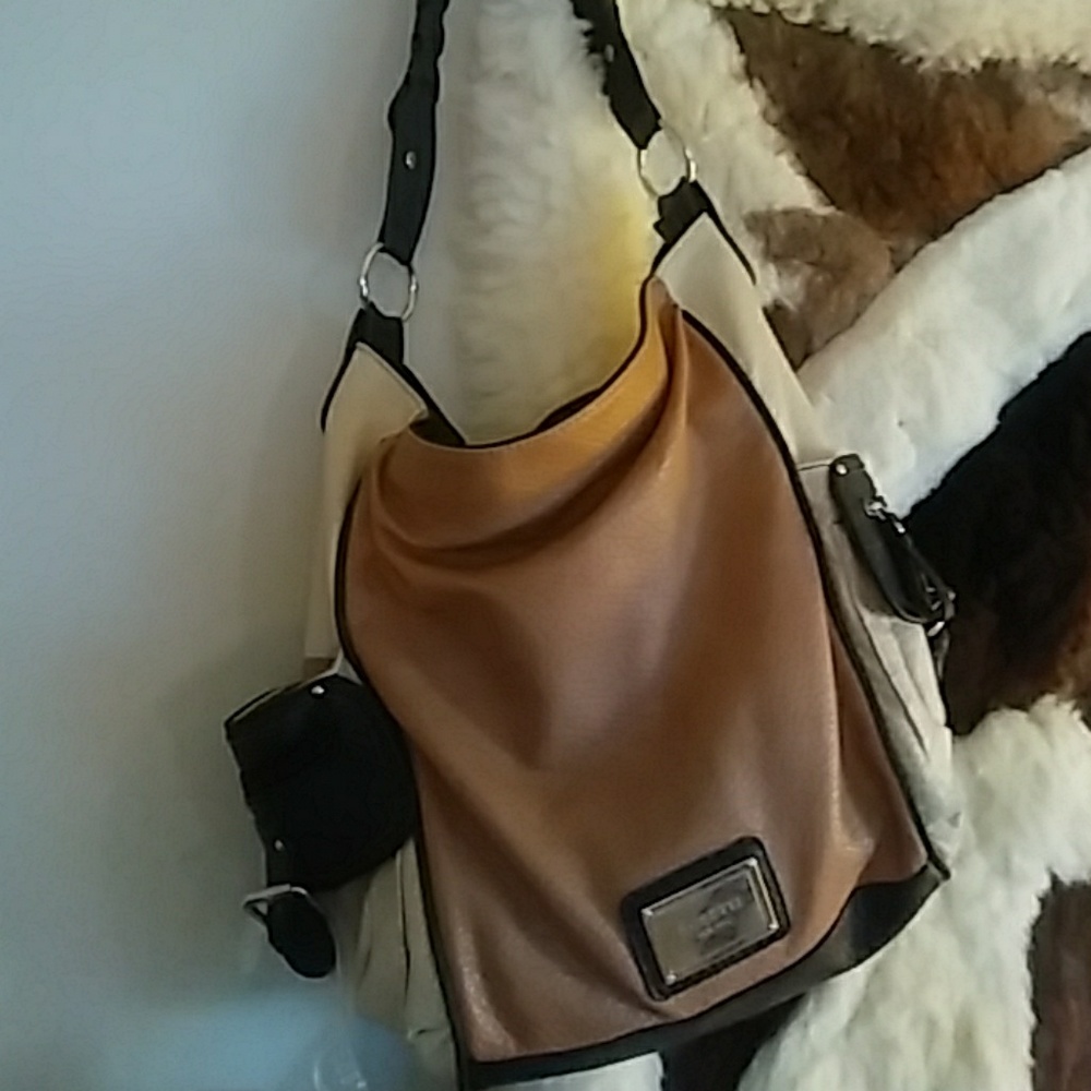 Hand bag